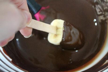 Polos de chocolate con corazón de plátano (paso a paso)