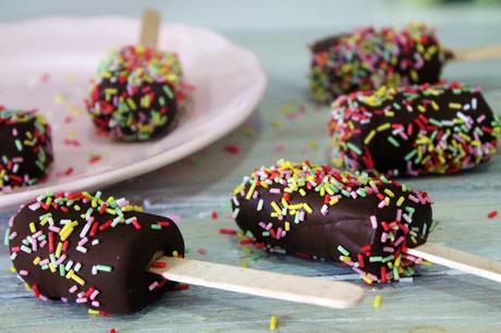 Polos de chocolate con corazón de plátano (paso a paso)