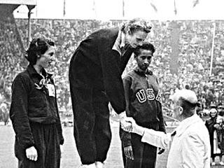 Las primeras mujeres de color en colgarse medallas