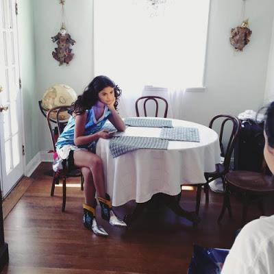 Selena Gomez sale a comer a Pedalers Fork en Calabasas