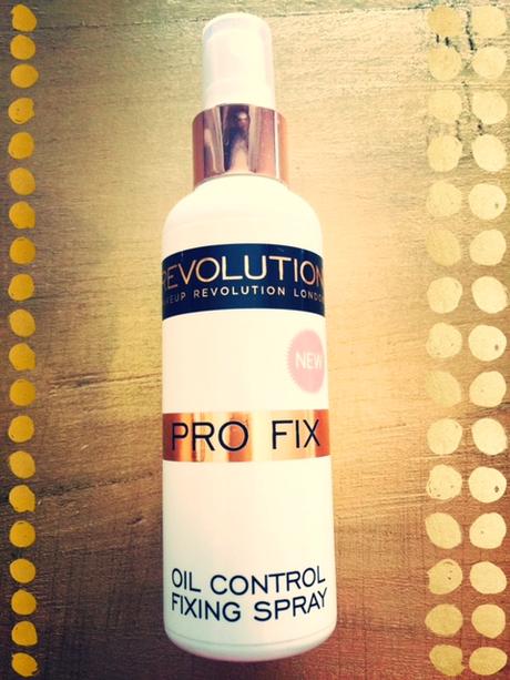 MAKE UP REVOLUTION    PRO FIX