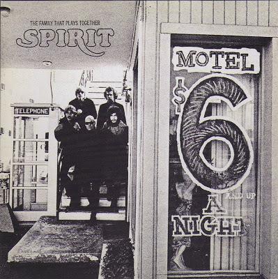 LOS DISCOS DE 1968. The family that plays together.