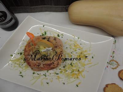 Hamburguesas de calabaza con jamón de pavo, tomate y queso.