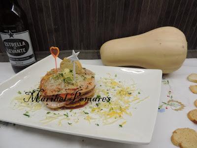 Hamburguesas de calabaza con jamón de pavo, tomate y queso.