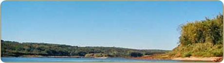 El Parque Provincial Puerto Esperanza preserva la última franja de monte nativo de la región.