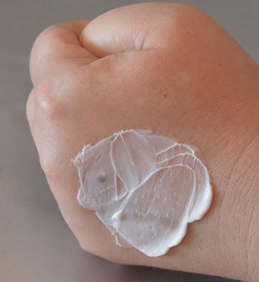 La crema de manos y la crema facial a la leche de yegua de eQUAID COSMETICS