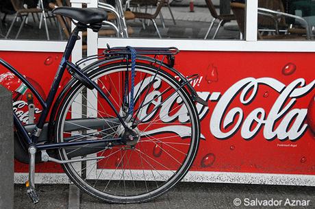 Coca-Cola y bicicletas en Amsterdam