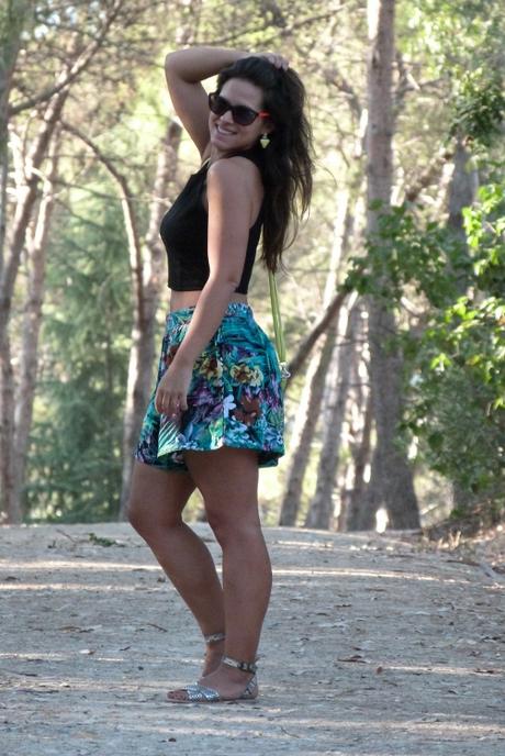 ¡Nuevo look! Shorts de estampado tropical de BraveSoul