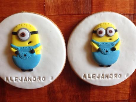 Galletas minions fondant