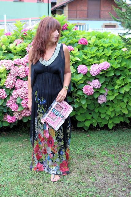 MIS LOOKS - VESTIDO LARGO EN NEGRO