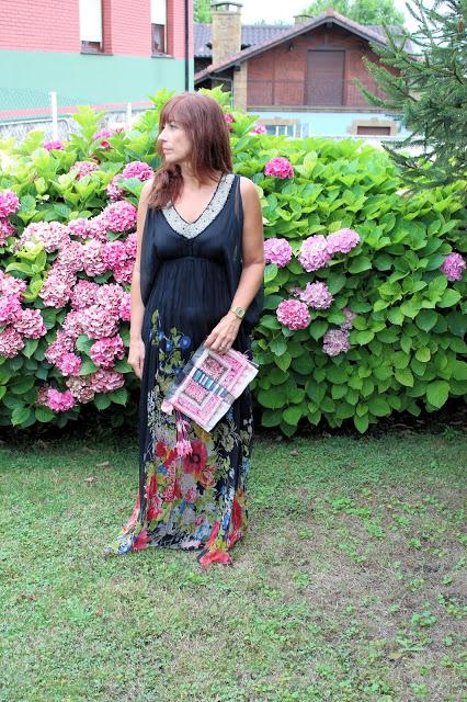 MIS LOOKS - VESTIDO LARGO EN NEGRO