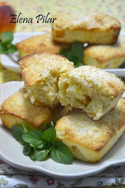 Mini pound cakes de coco y melocotón
