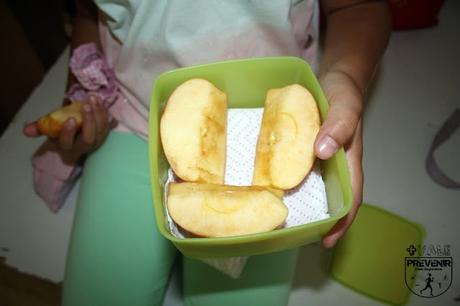 desayuno niño escuela manzana