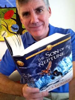 Top Ten Tuesday: Autores que compraría automaticamente