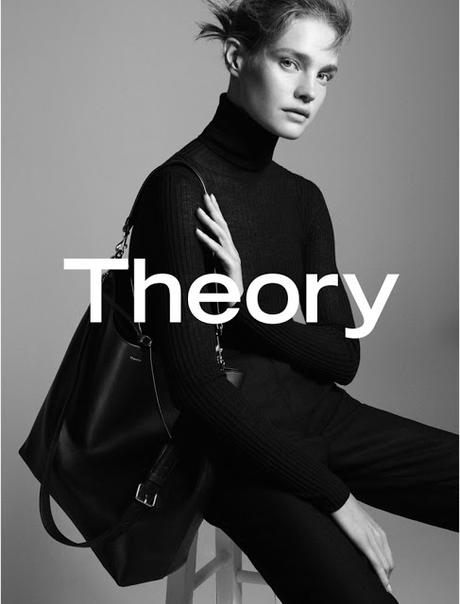 Natalia Vodianova vuelve a la campaña de otoño de Theory