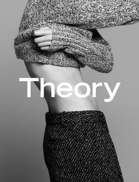 Natalia Vodianova vuelve a la campaña de otoño de Theory