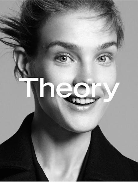 Natalia Vodianova vuelve a la campaña de otoño de Theory