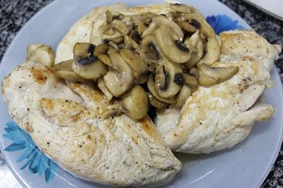 Pechugas en salsa de champiñones