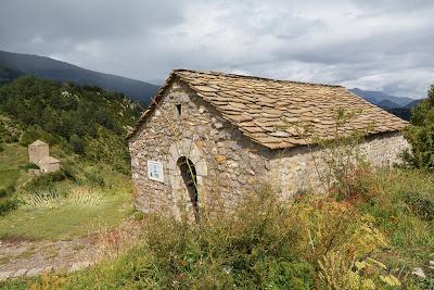 Senderismo en el valle de Escuaín: ruta de las ermitas de Tella y miradores de Revilla