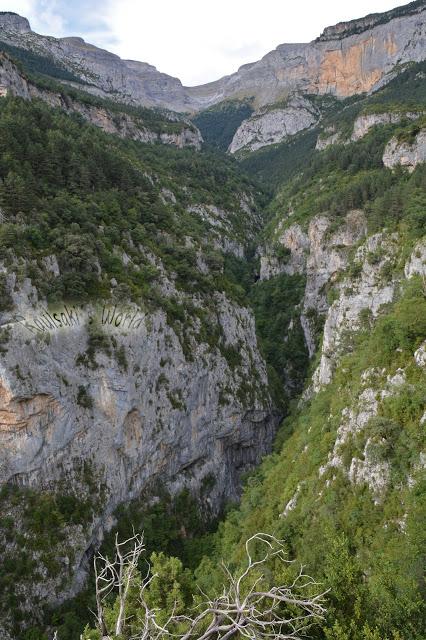 Senderismo en el valle de Escuaín: ruta de las ermitas de Tella y miradores de Revilla