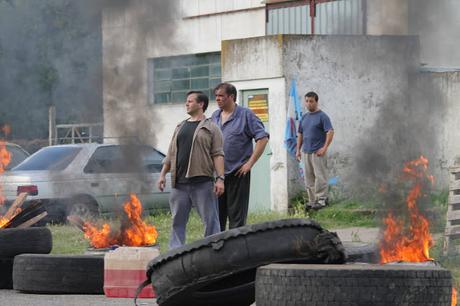 Fabricas: Es Una MiniSerie Que Cuenta La Historia de Recuperacion de dos Fábricas en 2003