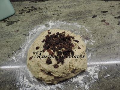 Pan integral de calabaza, semillas de amapola, linaza, girasol y pasas.