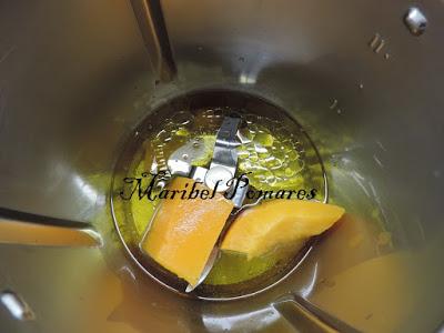 Pan integral de calabaza, semillas de amapola, linaza, girasol y pasas.