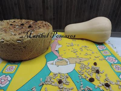 Pan integral de calabaza, semillas de amapola, linaza, girasol y pasas.