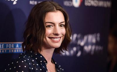 Anne Hathaway se pasa a la televisión