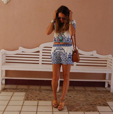 pRINT pORCELNA ... #nOUNIFORMES