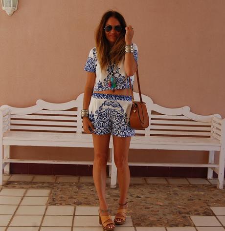 pRINT pORCELNA ... #nOUNIFORMES