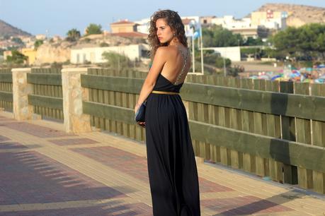 Backless dress