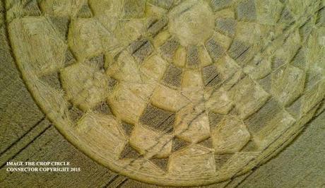 Impresionante crop circle reportado en Wiltshire, Reino Unido G0071155bbb