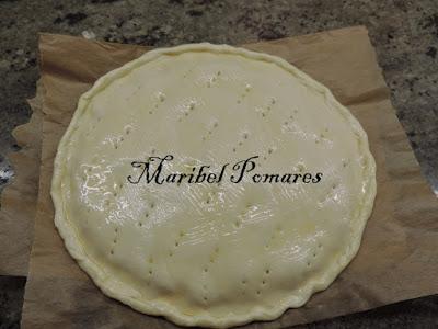 Hojaldre con cabello de ángel y piñones.