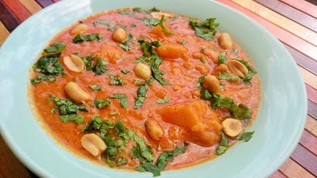 Estofado africano vegano de batata y cacahuete