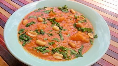 Estofado africano vegano de batata y cacahuete