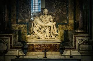 LOS OJOS DE LA PIEDAD