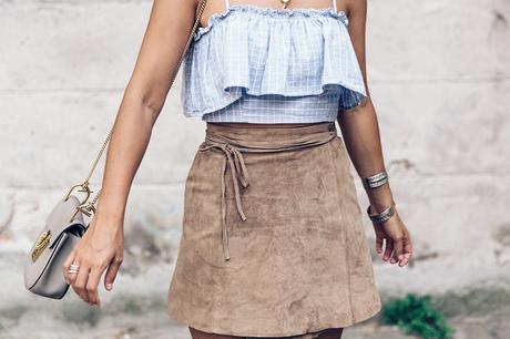 Venezia-Collage_On_The_Road-Suede_Mini_Skirt-Striped_top-Outfit-Street_Style-25