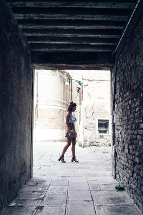 Venezia-Collage_On_The_Road-Suede_Mini_Skirt-Striped_top-Outfit-Street_Style-55
