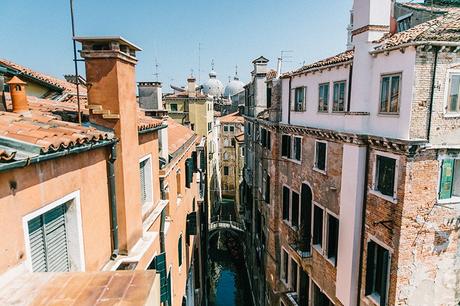 Venezia-Collage_On_The_Road-Suede_Mini_Skirt-Striped_top-Outfit-Street_Style-