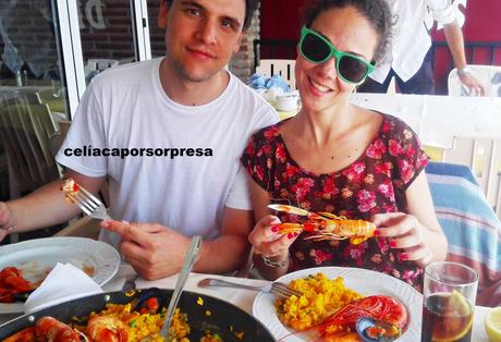 comiendo-paella-de-marisco-santa-ana-denis