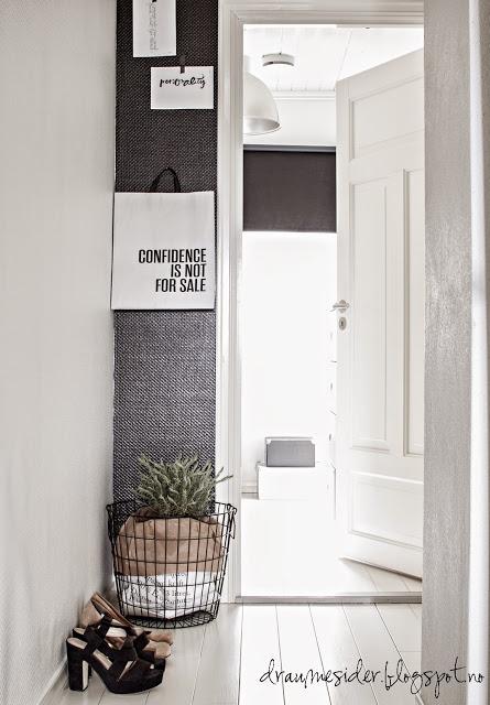 BLANCO Y NEGRO, CON ALGUNA CONCESIÓN