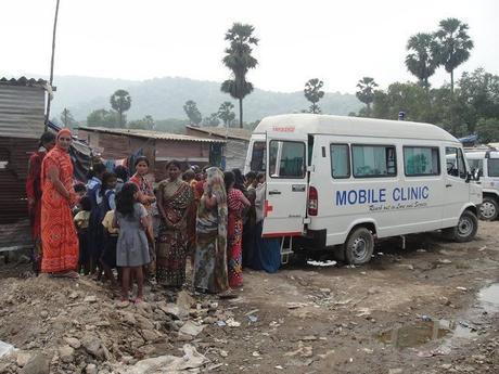 Ruedas Nómadas: una labor social encima de la bicicleta