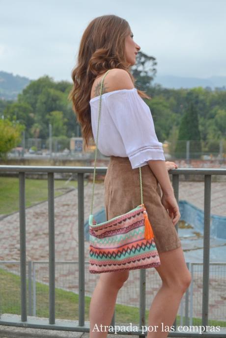 70´S LOOK: FALDA ABOTONADA Y BLUSA OFF THE SHOULDERS