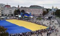 Ucrania: Día de la Independencia (24 Agosto) mientras el oso ruso desgarra la nación