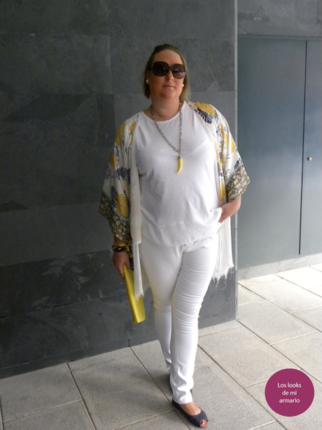 arriesgate con el blanco, blogger madrid, camiseta amarilla, curvy, look amarillo y blanco, los looks de mi armario, mis looks, outfit blanco, pantalon blanco, talla grande, tendencia verano, violeta by mango, 