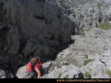 Mirador de Ordiales y Cotalba: Subiendo al Cotalba por la canaleta