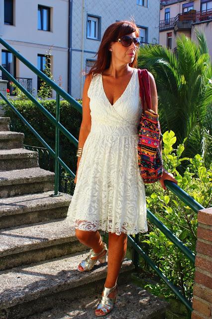 MIS LOOKS - VESTIDO BLANCO DE ENCAJE