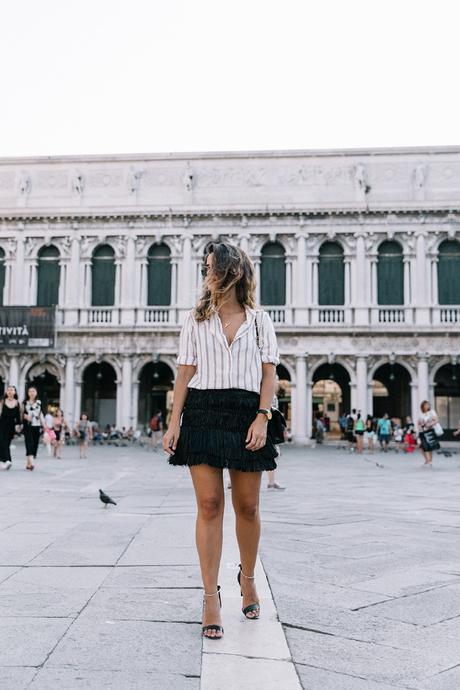 Piazza_San_Marco-Venezia-Collage_On_The_Road-Isabel_Marant_Skirt-Striped_Blouse-Chanel_Vintage_Bag-Outfit-Street_Style-17