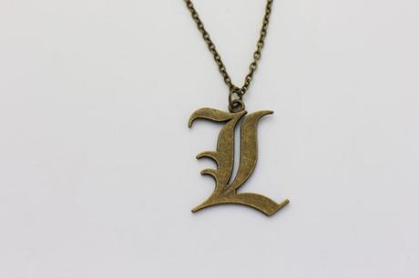 ALL YOU NEED IS FANDOM (1): Un poco de todo para empezar Death Note L Necklace, Antique Bronze Charm, Jewelries, Bronze, Death Note, L Lawliet, デスノート, Desu Nōto, Japanese Manga, L Symbol, Anime